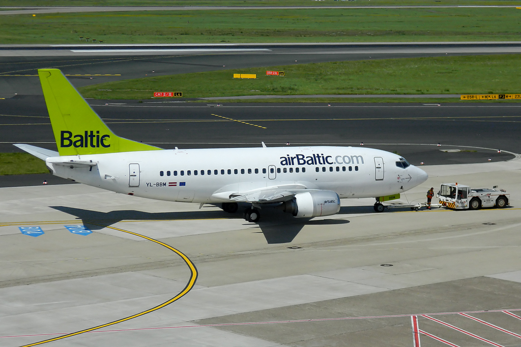 B737-522 Air Baltic 15.08.2012 EDDL YL-BBM